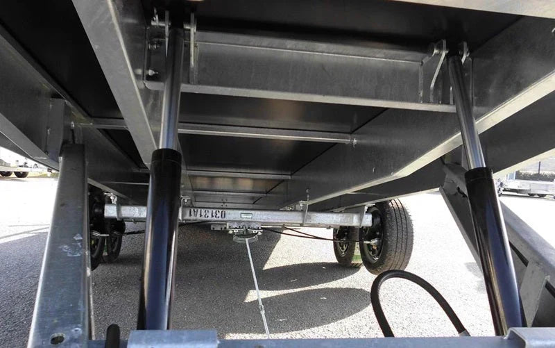 Reboque de plataforma LIDER com rodas – PTAC: 3 500 kg – 2 eixos travados – 506 x 215 cm